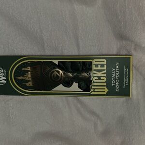 NWT WIcked Ozmopolitan Hair Brush With Scrunchie